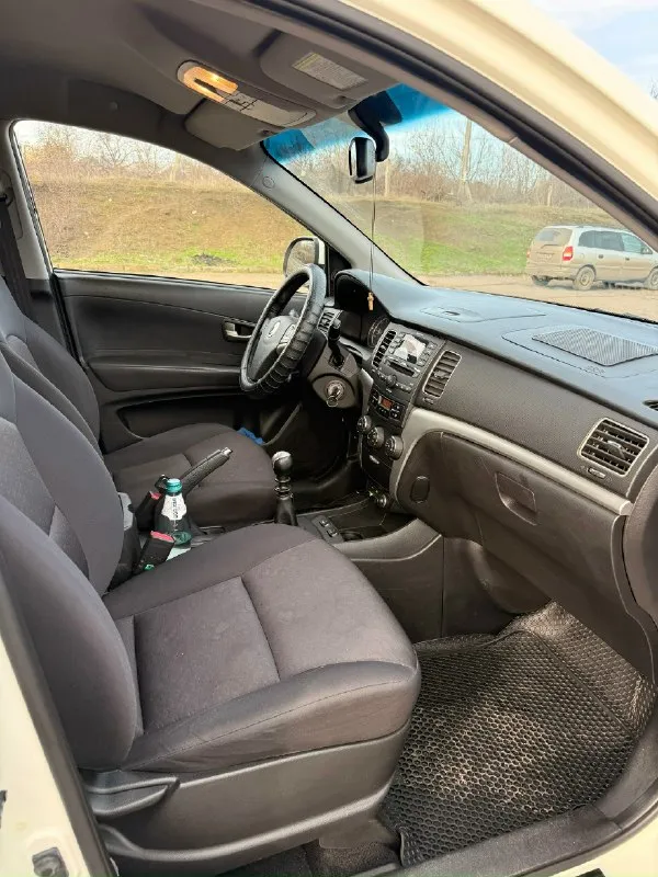 Продам ssangyong korando 2л турбо машина в отличном состоянии вложений не требует пробег 200т 2011 год выпуска 2 комплекта резины (фото старые, сейчас на рф учете) переоформление без проблем осмотр г. макеевка цена: 1150000 торг +79495058019 олег 📞 звоните: +7(949)5058019 - фотография - 5