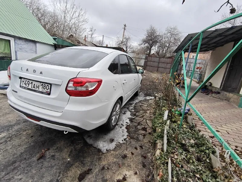 Продам ваз гранту 1.6 бензин 2023 года 25 тысяч пробега передний привод, механика технически в отлич... - фотография