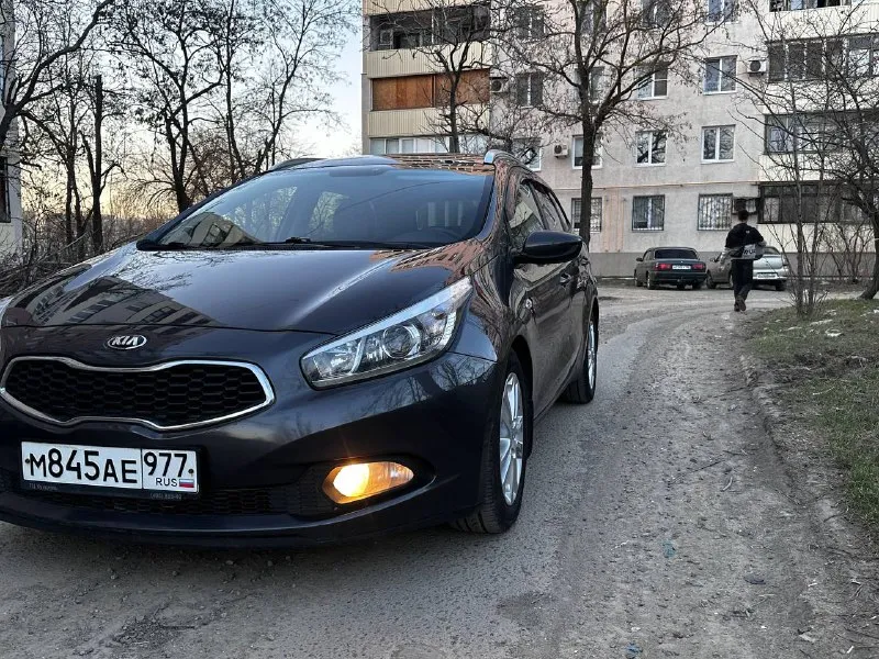 Продам кию сид в идиальнейшем состоянии автомобиль без дтп 1000 процентов имеет два косметических окраса были царапины авто очень бережно експлуатировали все менялось вовремя по регламенту любые проверки толшеномером краски любые автоексперты самая максимальная комплектация што может быть двигатель ходовая коробка все как новое работает идеально доп вопросы по телефону видео с толшеномером по запросу осмотр г мариуполь цена 1.180 тел +7938-155-90-40 +7949-499-888-7 - фотография - 1