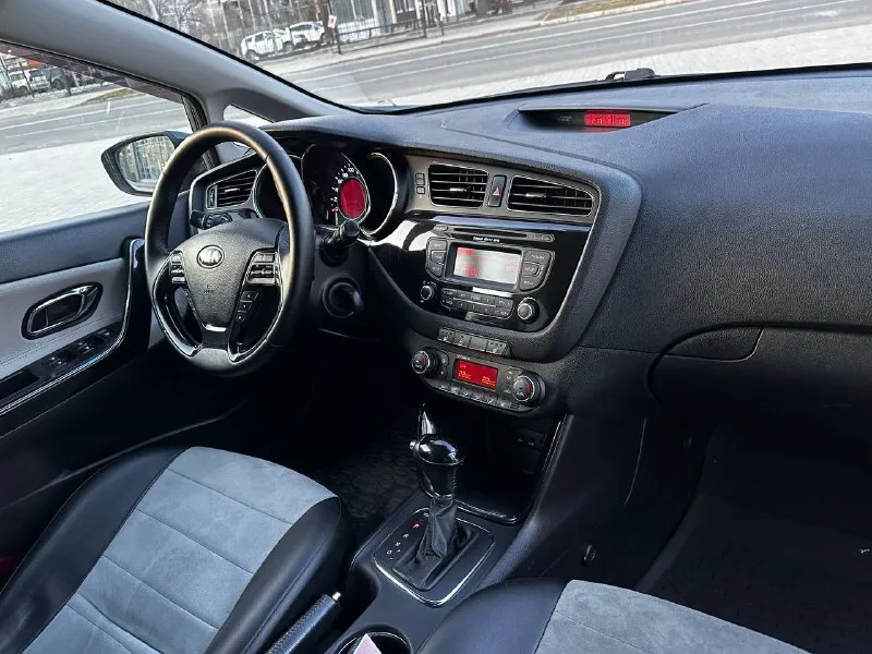 Продам кию сид в идиальнейшем состоянии автомобиль без дтп 1000 процентов имеет два косметических окраса были царапины авто очень бережно експлуатировали все менялось вовремя по регламенту любые проверки толшеномером краски любые автоексперты самая максимальная комплектация што может быть двигатель ходовая коробка все как новое работает идеально доп вопросы по телефону видео с толшеномером по запросу осмотр г мариуполь цена 1.180 тел +7938-155-90-40 +7949-499-888-7 - фотография - 10