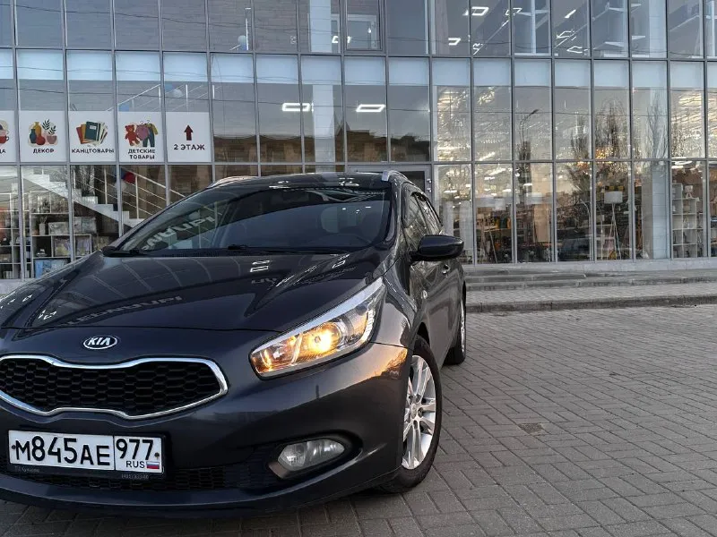 Продам кию сид в идиальнейшем состоянии автомобиль без дтп 1000 процентов имеет два косметических окраса были царапины авто очень бережно експлуатировали все менялось вовремя по регламенту любые проверки толшеномером краски любые автоексперты самая максимальная комплектация што может быть двигатель ходовая коробка все как новое работает идеально доп вопросы по телефону видео с толшеномером по запросу осмотр г мариуполь цена 1.180 тел +7938-155-90-40 +7949-499-888-7 - фотография - 2