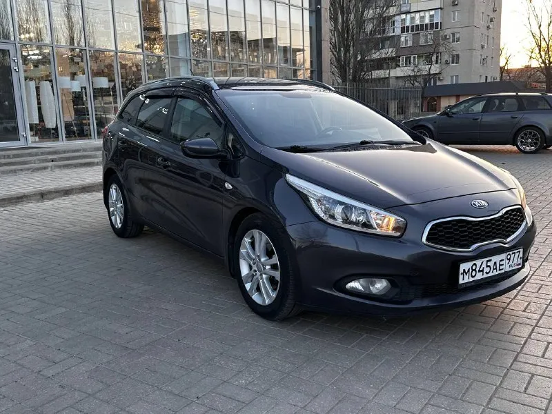 Продам кию сид в идиальнейшем состоянии автомобиль без дтп 1000 процентов имеет два косметических окраса были царапины авто очень бережно експлуатировали все менялось вовремя по регламенту любые проверки толшеномером краски любые автоексперты самая максимальная комплектация што может быть двигатель ходовая коробка все как новое работает идеально доп вопросы по телефону видео с толшеномером по запросу осмотр г мариуполь цена 1.180 тел +7938-155-90-40 +7949-499-888-7 - фотография - 4