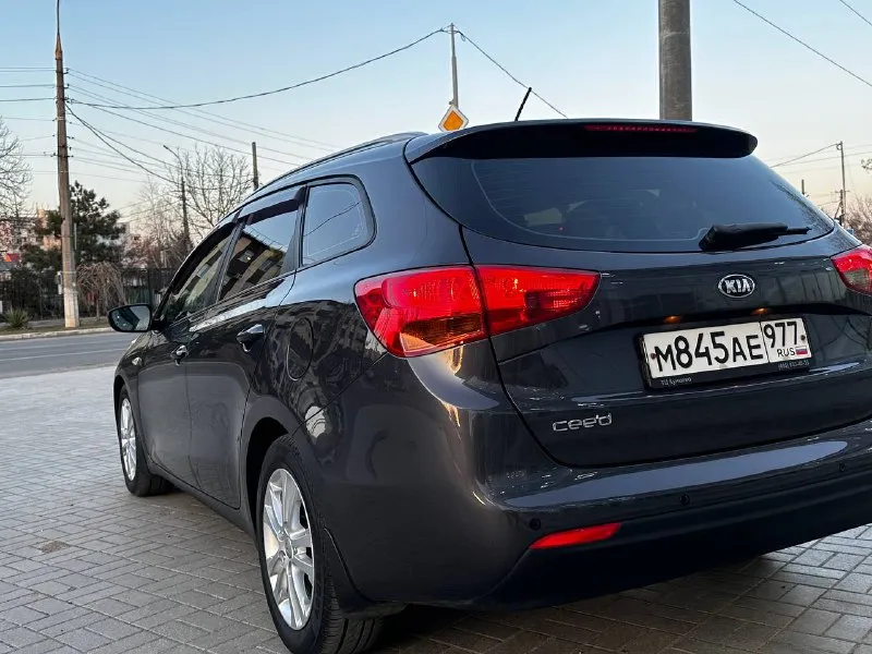 Продам кию сид в идиальнейшем состоянии автомобиль без дтп 1000 процентов имеет два косметических окраса были царапины авто очень бережно експлуатировали все менялось вовремя по регламенту любые проверки толшеномером краски любые автоексперты самая максимальная комплектация што может быть двигатель ходовая коробка все как новое работает идеально доп вопросы по телефону видео с толшеномером по запросу осмотр г мариуполь цена 1.180 тел +7938-155-90-40 +7949-499-888-7 - фотография - 7