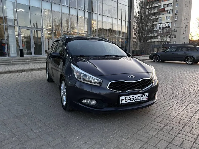 Продам кию сид в идиальнейшем состоянии автомобиль без дтп 1000 процентов имеет два косметических окраса были царапины авто очень бережно експлуатировали все менялось вовремя по регламенту любые проверки толшеномером краски любые автоексперты самая максимальная комплектация што может быть двигатель ходовая коробка все как новое работает идеально доп вопросы по телефону видео с толшеномером по запросу осмотр г мариуполь цена 1.180 тел +7938-155-90-40 +7949-499-888-7 - фотография - 8