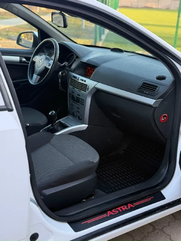 В продаже opel astra h 2010 г. в 1.6 мкпп. авто в отличном состоянии, двигатель работает идеально, расхода масла нет, от слова совсем. по ходовой части так же все на отлично, ни одного постороннего звука в салоне нет. кпп работает идеально, в феврале был заменен полный комплект сцепления. (есть заказ наряд) по кузову выглядит очень хорошо, без ржавчины, шпаклевки и тп. по истории авто 3 хозяина за весь период, 228т. км подтвержденного пробега, без дтп, и каких либо юр. ограничений. цена 670т. руб осмотр старобешево +7 949 318 50 79 +7 949 337 07 37 telegram 📞 звоните: +7(949)3185079 - фотография - 8