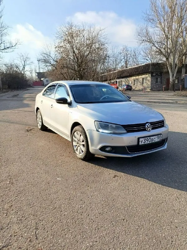 Volkswagen jetta, 2013 года в комплектации soshi edition, в отличном состоянии. пробег 212тыс. 1,4 т... - фотография