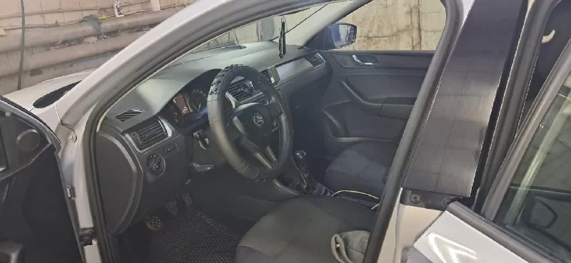 Skoda rapid 16год 160родного пробега кандер абс обогревы сидений есп цена 880.000р 79595481154 📞 звоните: +7(959)5481154 - фотография - 5