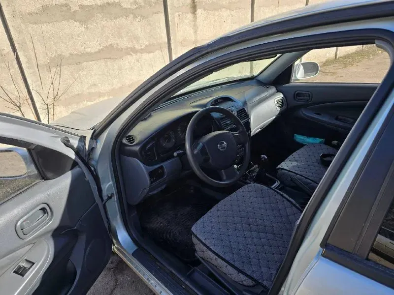 Продам nissan альмера классик 2006 года пробег родной 241138 машина в отличном состоянии, маленькие ньюансы по кузову (от времени), не крашена установлена хорошая музыка, планшет андроид, подогрев сидений, сигнализация, автозапуск двигателя. машина обслуживается во время! документы в порядке! стоимость 500 000 руб +79494421374 📞 звоните: +7(949)4421374 - фотография - 3