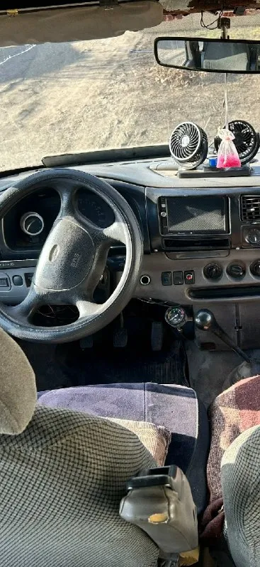 Ford транзит 2.5 1999г на полном ходу. по документам пассажирский, категория д. несущие части целые. поваренный. нужно доварить рамку лобового окна. резина хорошая. к нему отдается такой же транзит, как донор (без двигателя и коробки) переоформление без проблем. местоположение г. горловка все вопросы по телефону +7 (949) 443-61-91 цена 300т +торг 📞 звоните: +7(949)4436191 - фотография - 6
