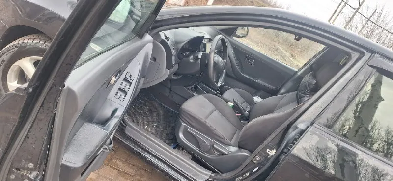 Продам hyundai elantra 1.6 бензин/газ 2008год. я хозяин машину оцениваю на 4-ку года берут свое, стаит хорошая музыка буфер уселители колонки соло 3.все вопросы по телефону +79495254526 можно писать в тг. 590 000 г. горловка 📞 звоните: +7(949)5254526 - фотография - 3