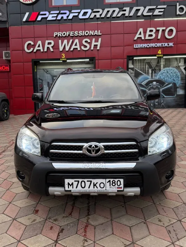 В продаже toyota rav4 2009г. автомат 2л. , бензин полный привод пробег 100 000 км 1 владелец, все ключи автомобиль был приобретен у официального дилера toyota на панфилова в донецке. двухзонный климат-контроль, подогрев сидений, круиз-контроль. установлен дорогой монитор android с навигацией, установлена сигнализация starline с автозапуском, управляется с телефона через приложение. установлены недавно новые линзы ближний/дальний в фары - еще на гарантии 1 год. автомобиль полностью в родном окрасе. дно и пороги в идеальном состоянии, ни одного рыжика. машина ездила только по донецку - крыму - ростову. третий авто в семье, ездила жена. кому нужен полностью обслуженный автомобиль без вложений — звоните. макеевка/донецк цена 1 450 000 руб +79493045454 - фотография - 2