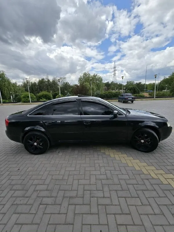 Продам свою машину. audi а6 с5 2001г. 3.0 объем. вариатор. 212.000км. кап. ремонт мотора, замена цепей, замена коробки проводилась в 85.000км. (коробка контрактная с пробегом 70.000км) без нареканий. по ходовке без нареканий. многое недавно было заменено. владею три года. продажа в связи с покупкой нового автомобиля. одна ошибка "положение фар" появилась как подкрутил свет выше. никак не влияет, можно стереть. всё работает. хорошая летняя и зимняя резина в комплекте. с машиной отдам чехол под эту модель. запаска, аварийный знак и домкрат имеется. комплектация: подогревы всех сидений; регулировка руля; лепестки-кнопки на руле; электрошторка заднего стекла; шторки на задних дверях; люк (все положения рабочие, не течёт); электрорегулировка передних кресел по высоте; четыре стеклоподъемника; андроид магнитолла с блютуз; камера заднего вида; задние парктроники; омыватель фар, противотуманки и по мелочи. находится машина в донецке. ленинский район. цена 700.000₽ быстрым торг. 📞 звоните: +7(949)3732430 - фотография - 2