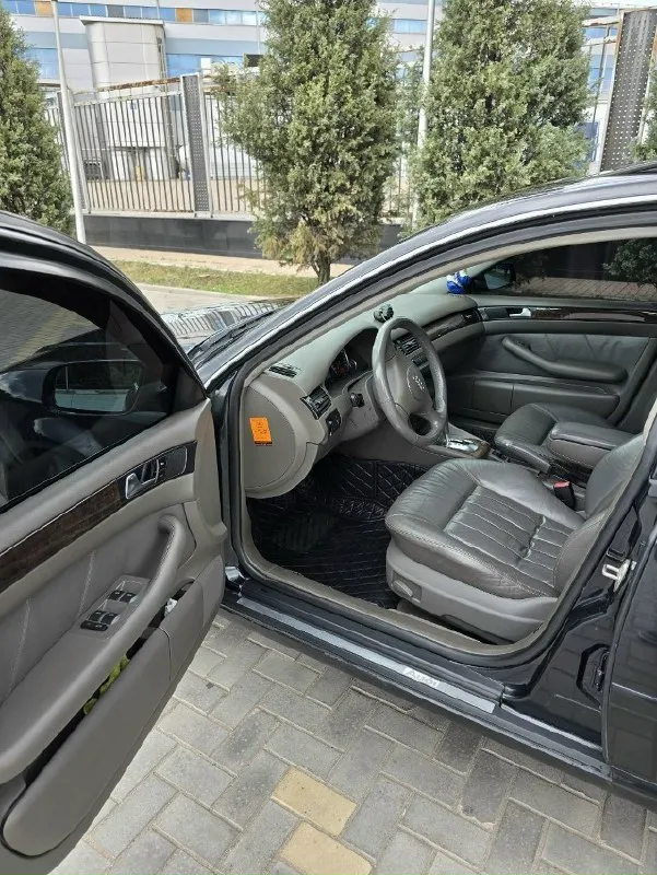 Продам свою машину. audi а6 с5 2001г. 3.0 объем. вариатор. 212.000км. кап. ремонт мотора, замена цепей, замена коробки проводилась в 85.000км. (коробка контрактная с пробегом 70.000км) без нареканий. по ходовке без нареканий. многое недавно было заменено. владею три года. продажа в связи с покупкой нового автомобиля. одна ошибка "положение фар" появилась как подкрутил свет выше. никак не влияет, можно стереть. всё работает. хорошая летняя и зимняя резина в комплекте. с машиной отдам чехол под эту модель. запаска, аварийный знак и домкрат имеется. комплектация: подогревы всех сидений; регулировка руля; лепестки-кнопки на руле; электрошторка заднего стекла; шторки на задних дверях; люк (все положения рабочие, не течёт); электрорегулировка передних кресел по высоте; четыре стеклоподъемника; андроид магнитолла с блютуз; камера заднего вида; задние парктроники; омыватель фар, противотуманки и по мелочи. находится машина в донецке. ленинский район. цена 700.000₽ быстрым торг. 📞 звоните: +7(949)3732430 - фотография - 6