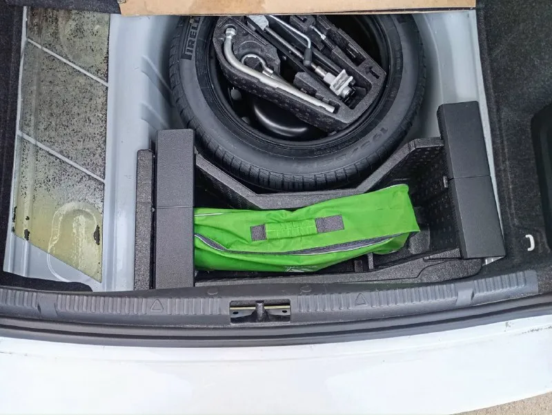 Продам skoda рапид 2018 двигатель 1.6 110 лошадей два комплекта ризины новай пробег 163350 каждый день ежу на роботу пробег будет другим любые проверки есть блокнот где записывал что делал по машини отдам новому владельцу чтобы понимал когда проходить т. о сейчас не чего делать не нужно замену масла делал 1000 км назад я хозяин кто ищет машину для себя этот самый оптимальный вариант причина продажи ишю машину красовер цена авто 1350000 торг подробнее расскажу по телефону машина достойная новый владелец не пожалеет тел +7949 899 36 27 макеевка 📞 звоните: +7(949)8993627 - фотография - 9