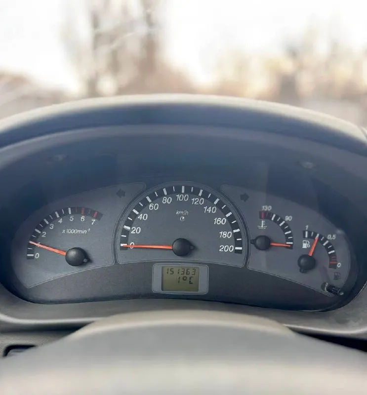 🩶 ваз 2112 💰цена: 135 000р 🏢город: мариуполь 📅год выпуска: 2007 🧾пробег: 151 363км ⚙️двигатель: 1.6 ⛽топливо: бензин ⚙️кпп: механика 📞 телефон: +7-989-263-55-56 +7-949-727-41-51 +7-949-713-18-14 💾 описание: надёжная рабочая лошадка, отлично подойдёт для работы. машина своим ходом приехала с челябинска, что говорит о её хорошей технической части. ✅ полное переоформление ✅ техника на твердую 4 💪 гидроусилитель руля ⚙️ двигатель 21124 ✅ электростёкла ✅jbl колонки ✅ led фары улица шевченко 2️⃣6️⃣9️⃣ - фотография - 10