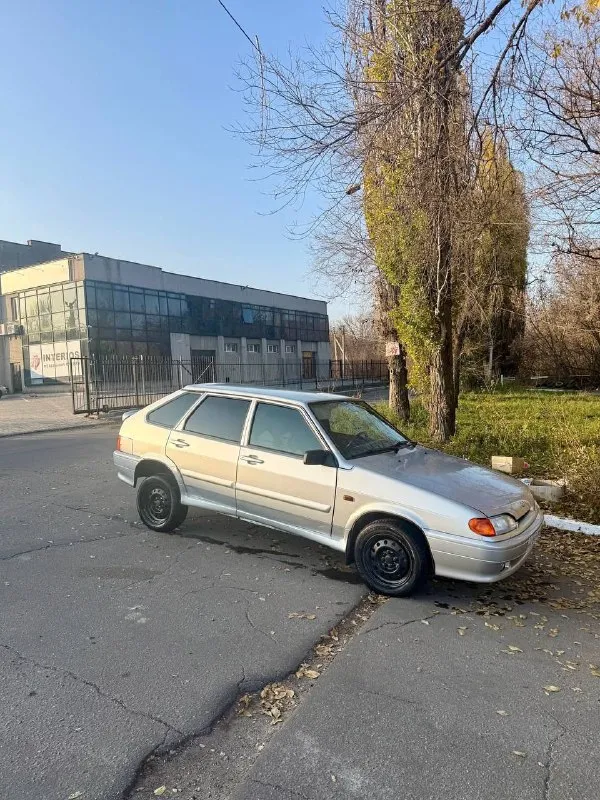 Ваз 2114 2009г. 1.6 кузов в отличном состоянии. ничего не варено, не мазано. весь в родной краске. к... - фотография