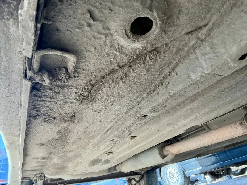 Ваз 2114 2009г. 1.6 кузов в отличном состоянии. ничего не варено, не мазано. весь в родной краске. крашены задние арки по полоску. капот, крылья, двери, багажник не снимались. рыжья нет. по технике в идеальном состоянии. сделано всё. мотор не дымит, масло от замены до замены. тысячу км назад была замена aral 10w40. новые свечи, провода, все фильтра. едет очень бодро. клапана отрегулировал. коробка не хрустит, даже вторая, в ней также заменил масло. по ходовой также всё идеально, новые стойки с пружинами. из последнего заменил все привода, колодки перед зад, тормозные цилиндры и тросса ручника, сзади стоят проставки. есть все чеки на руках. салон как в новом авто!!!. по электрике работает всё от лампочки в бардочке до задней омывайки. комплектация люксовая, бортовик все показывает, подогревы греют. стоит новая сигнализация, новая музыка, резина прошла сезон. два ключа, два брелка. осмотр по договоренности г. макеевка 335.000 торг. на бензин +79493894614 валерий - фотография - 6