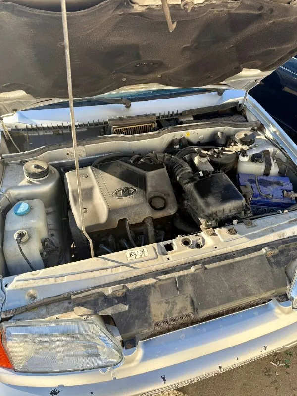 Ваз 2114 2009г. 1.6 кузов в отличном состоянии. ничего не варено, не мазано. весь в родной краске. крашены задние арки по полоску. капот, крылья, двери, багажник не снимались. рыжья нет. по технике в идеальном состоянии. сделано всё. мотор не дымит, масло от замены до замены. тысячу км назад была замена aral 10w40. новые свечи, провода, все фильтра. едет очень бодро. клапана отрегулировал. коробка не хрустит, даже вторая, в ней также заменил масло. по ходовой также всё идеально, новые стойки с пружинами. из последнего заменил все привода, колодки перед зад, тормозные цилиндры и тросса ручника, сзади стоят проставки. есть все чеки на руках. салон как в новом авто!!!. по электрике работает всё от лампочки в бардочке до задней омывайки. комплектация люксовая, бортовик все показывает, подогревы греют. стоит новая сигнализация, новая музыка, резина прошла сезон. два ключа, два брелка. осмотр по договоренности г. макеевка 335.000 торг. на бензин +79493894614 валерий - фотография - 7