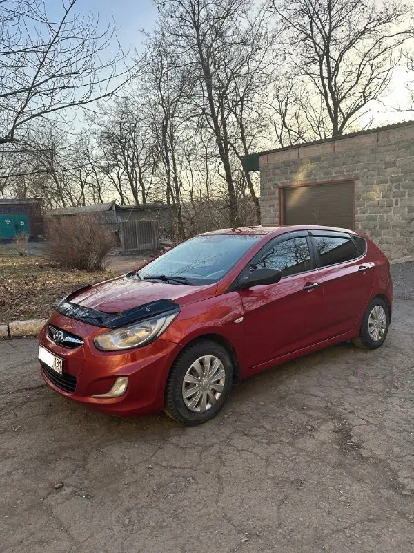 Hyundai solaris 2014, механика 1.6 литра, пробег 176 000 км надежный автомобиль для повседневной езд... - фотография