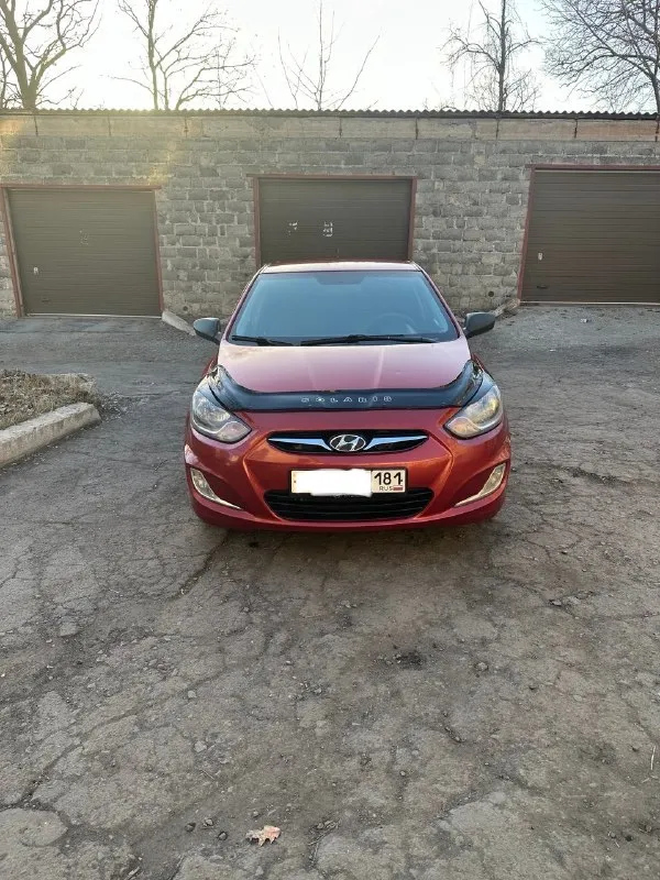 Hyundai solaris 2014, механика 1.6 литра, пробег 176 000 км надежный автомобиль для повседневной езды. в хорошем техническом состоянии, полностью на ходу. все вопросы по телефону. цена 720 000 рублей. торг обсуждается. тел. : +7 (949) 169-05-58 + telegram 📞 🇷🇺 звоните: +79491690558 - фотография - 2