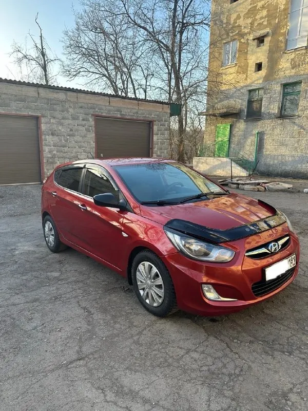 Hyundai solaris 2014, механика 1.6 литра, пробег 176 000 км надежный автомобиль для повседневной езды. в хорошем техническом состоянии, полностью на ходу. все вопросы по телефону. цена 720 000 рублей. торг обсуждается. тел. : +7 (949) 169-05-58 + telegram 📞 🇷🇺 звоните: +79491690558 - фотография - 3