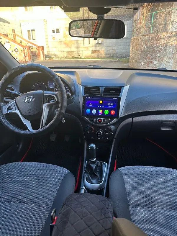 Hyundai solaris 2014, механика 1.6 литра, пробег 176 000 км надежный автомобиль для повседневной езды. в хорошем техническом состоянии, полностью на ходу. все вопросы по телефону. цена 720 000 рублей. торг обсуждается. тел. : +7 (949) 169-05-58 + telegram 📞 🇷🇺 звоните: +79491690558 - фотография - 8