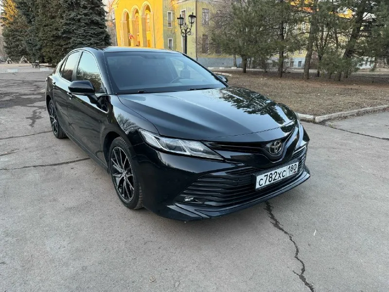 Автор: продам личный автомобиль toyota camry 70 2018 года - пробег 89000км родной, автотека зеленая! автомобиль дилерский покупался новый в салоне, не америка! мотор 2.0, акпп aisin. по технике в идеальном состоянии писать нечего, на таком пробеге, мотор, коробка, ходовая все отлично, по электрике все работает, полностью обслужен, вложений не требует и не потребует еще долго ! по комплектации: кожаный салон, подогревы обеих сидений, парктроники перед/зад, камера заднего вида, круиз, датчики света, дождя, 2х зонный климат, aвто-ручник, подогрев дворников, эл. складывание зеркал и т. д. юридически чист, я собственник. 🤝 техосмотр пройден 💵 2 430 000₽ 📱 +79492791777.. !!!наш телеграм канал [ бесплатное размещение за репост!!! правила сообщества [ мы в мах [ [ 📞 звоните: +7(949)2791777 - фотография - 2