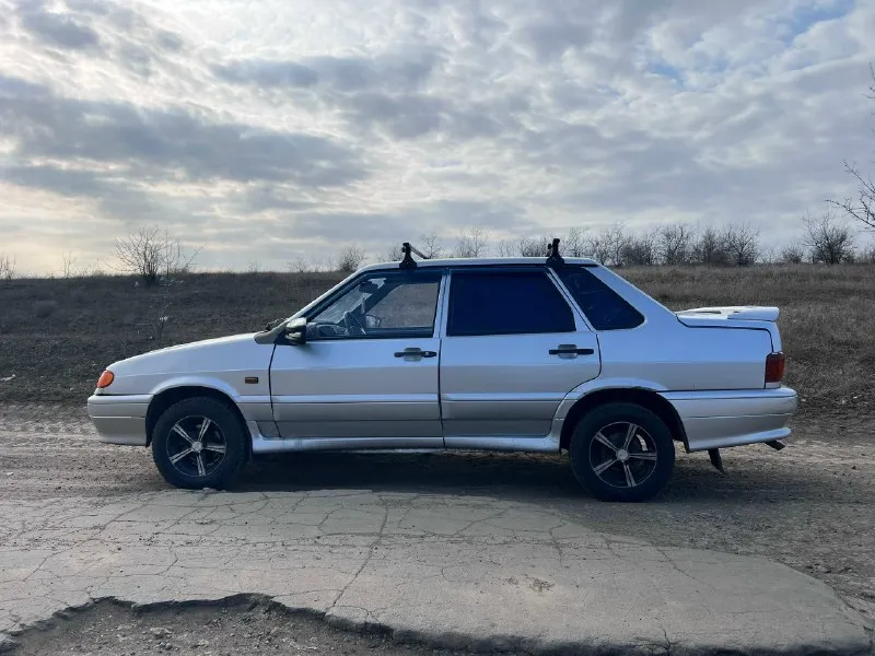 Автор: пробег - 222 т. год - 2006 цена 210 т. р. ( естественно торг присутствует у машины). значит пишу, чтобы по 100 раз не рассказывать. машина во владении 2 года, за это время было сделано: поменяна выхлопная система от коллектора до самой выхлопной трубы ( уже на гофре по человечески), заменен стартер, генератор на новый, сцепление(комплектом) вакуумник, грм (10 тыс. назад). новый аккумулятор (брался в этом году) недавно поменял замки на безшумные и задние дверные ручки, гранта зеркала с подогревом ( провод с двери вывел, но не подключал). я хозяин, переоформление без проблем. осмотр макеевка всем добра. +79493681647 юрий, телеграм на этом же номере. . . !!!наш телеграм канал [ бесплатное размещение за репост!!! правила сообщества [ мы в мах [ [ 📞 звоните: +7(949)3681647 - фотография - 5