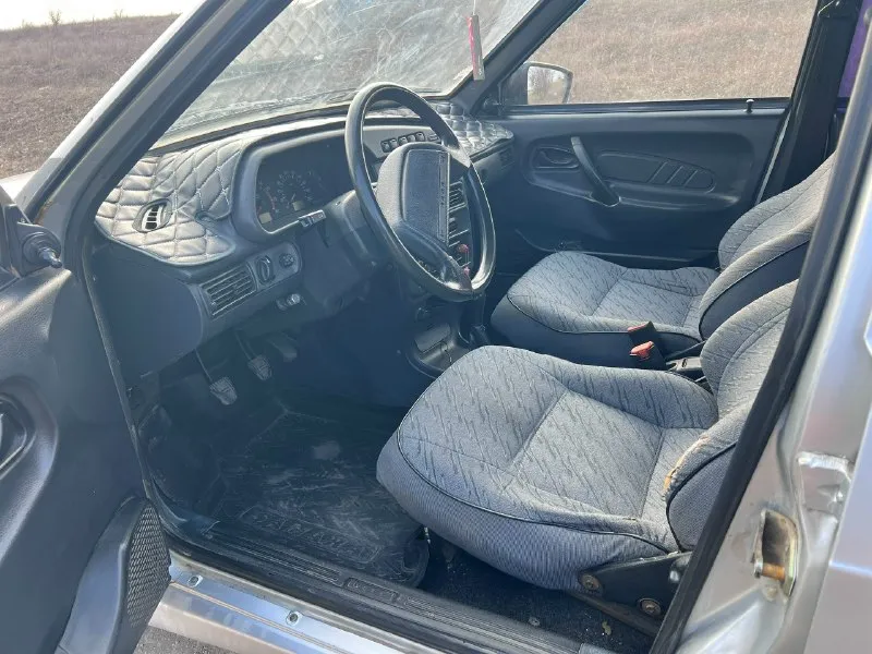 Автор: пробег - 222 т. год - 2006 цена 210 т. р. ( естественно торг присутствует у машины). значит пишу, чтобы по 100 раз не рассказывать. машина во владении 2 года, за это время было сделано: поменяна выхлопная система от коллектора до самой выхлопной трубы ( уже на гофре по человечески), заменен стартер, генератор на новый, сцепление(комплектом) вакуумник, грм (10 тыс. назад). новый аккумулятор (брался в этом году) недавно поменял замки на безшумные и задние дверные ручки, гранта зеркала с подогревом ( провод с двери вывел, но не подключал). я хозяин, переоформление без проблем. осмотр макеевка всем добра. +79493681647 юрий, телеграм на этом же номере. . . !!!наш телеграм канал [ бесплатное размещение за репост!!! правила сообщества [ мы в мах [ [ 📞 звоните: +7(949)3681647 - фотография - 6