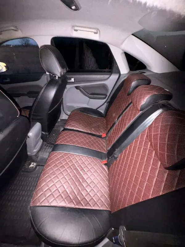 🚘продам- ford focus 2010г 1.6,автомат, 💡4 стеклоподъёмника, обогрев лобовых, электро регулировка зеркал, подогрев сидений, кондиционер, все работает, ходовая сбитая без посторонних стуков, салон ухоженный, стоит контрактный двигатель пробег 80т. км в птс вписан, стоит новый акб, новая зимняя резина. ❗по косякам-заменить левый ступичный подшипник, трещина на лобовом, посмотреть с 1 на 2 передачу иногда пинает, нет времени заниматься. осмотр г. докучаевск продажа по дкп тел:+79493191682 звонить с 11-18 цена:689.000т. р торг 📞 звоните: +7(949)3191682 - фотография - 2