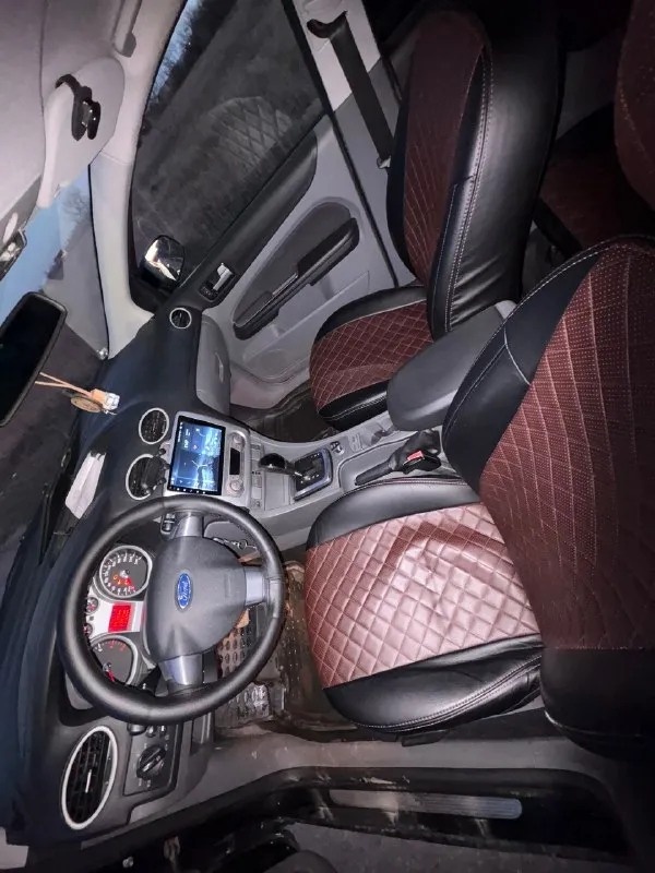 🚘продам- ford focus 2010г 1.6,автомат, 💡4 стеклоподъёмника, обогрев лобовых, электро регулировка зеркал, подогрев сидений, кондиционер, все работает, ходовая сбитая без посторонних стуков, салон ухоженный, стоит контрактный двигатель пробег 80т. км в птс вписан, стоит новый акб, новая зимняя резина. ❗по косякам-заменить левый ступичный подшипник, трещина на лобовом, посмотреть с 1 на 2 передачу иногда пинает, нет времени заниматься. осмотр г. докучаевск продажа по дкп тел:+79493191682 звонить с 11-18 цена:689.000т. р торг 📞 звоните: +7(949)3191682 - фотография - 3