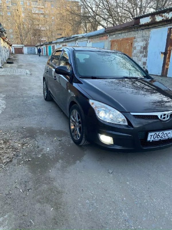 Hyundai i30 2008г 1.6 232000 км, хорошая комплектация, цвет коричневый, донецк цена 830000₽ тел 8949... - фотография