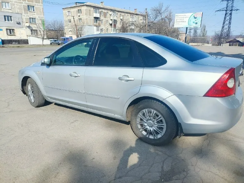 Ford focus 2. ford фокус 2 пробег 231.000 двигатель 1,6 бензин, атмосферный, простой и надежный. кпп механика. двигатель после полного капремонта(фото и видео капиталки есть). стоит хорошая андроид магнитола, новое лобовое стекло, хорошие кожаные чехлы. пройден техосмотр. продажа с полным переоформлением. из минусов(горит чек по лямбде). течей нет, новое сцепление. с ним отдам новые диски в коробке 16. осмотр город шахтерск. цена 550+торг +79493532173 📞 звоните: +7(949)3532173 - фотография - 2