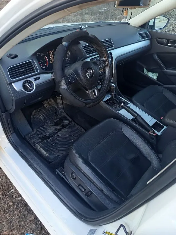 Продам volkswagen passat b7, 2012 объем 2,5л пробег 320 т. км кожаный салон, подогрев передних сидений, датчик света, датчик дождя,2-х зонный климат контроль, хорошая переделанная оптика я собственник, владею автомобилем более 3-х лет автомобиль находится в макеевке цена 1 370 000р +79494344757 - фотография - 6