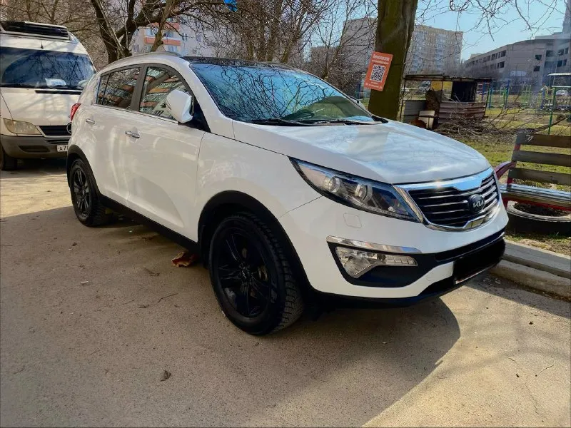 🚘марка: kia sportage ⚙️двигатель: 2.0 л awd ⛽️вид топлива: бензин 📅год выпуска: 2011 💴цена: 1.300.000 ₽ 🗺пробег: 179.000 км 📦кпп: автомат 📝описание: • панорамная крыша • кнопка star-stop • кондиционер • 4 эл. стекло подъёмники • усилитель руля • электро регулировки зеркал • подогревы сидений • мультимедия usb, aux, bluetooth • сенсорный монитор • камера заднего вида • мультируль 📍•город мариуполь, донецк 📱номер телефона: +7-949-476-84-45 +7-949-306-15-30 📲 tg: @tyman988 📞 +7(949)4768445 📲 tg: @da83robot 📞 звоните: +7(949)4768445 - фотография - 2