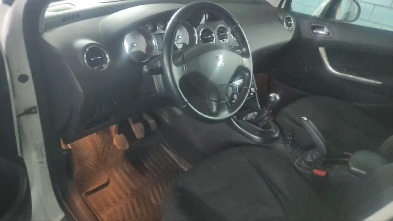 Peugeot 408 2012 год двигатель 1.6 механическая коробка передач пробег 112000 усилитель руля 4 электростеклоподъемника двухзонный климат контроль легкосплавные диски оцинкованный кузов 560000, торг продажа от собствиника +79493310589 📞 звоните: +7(949)3310589 - фотография - 4