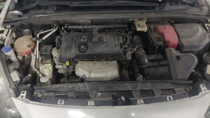 Peugeot 408 2012 год двигатель 1.6 механическая коробка передач пробег 112000 усилитель руля 4 электростеклоподъемника двухзонный климат контроль легкосплавные диски оцинкованный кузов 560000, торг продажа от собствиника +79493310589 📞 звоните: +7(949)3310589 - фотография - 7