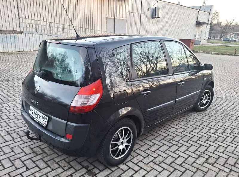 Продам renault scenic ii - 2003 год, механика. пробег 291 000 км. надёжный двигатель 1.6 к4м, бензин... - фотография