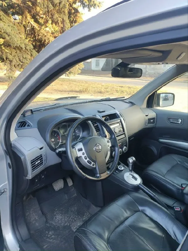 Продам x-trail 4×4 1 владелец с салона ❗ цена: 900 000 рублей год выпуска: 2007 пробег: 200 000 км коробка передач: автомат объем двигателя: 2.5 бензин привод: 4×4 полный описание: 1 единственный собственник по птс, оригинал! автомобиль в родном окрасе, в максимальной комплектации кожа, бесключевой доступ, климат, панорамная крыша, датчики света дождя, подогрев сидений, пер зад парктроники. .. машина в отличном состоянии, самый простой и надёжный 2.5 мотор. салон — чистый, ухоженный. .. автомобиль без каких-либо вложений! свежепройденное то, замена масла, и всех фильтров : +79493219065 авто находится - днр, г. шахтёрск 📞 звоните: +7(949)3219065 - фотография - 5