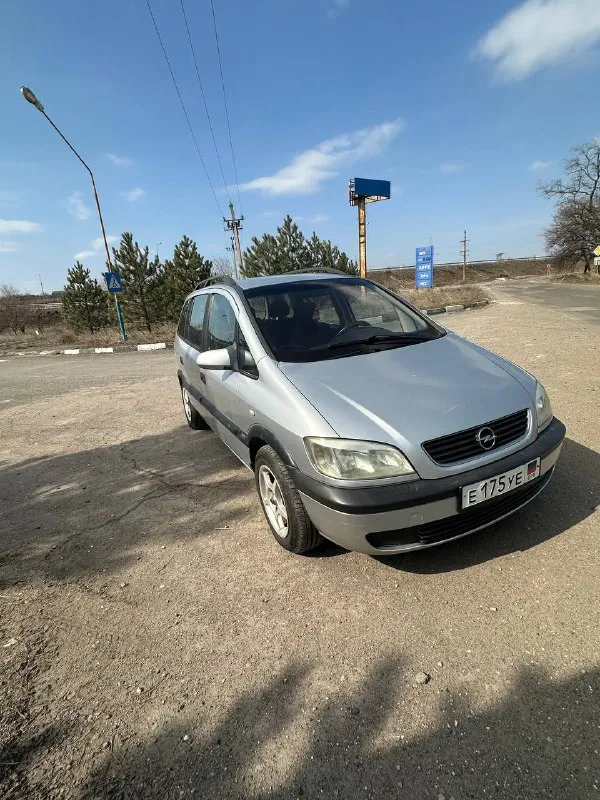 Продам opel зафира а 7 мест салон трансформер автомобиль в хорошем состоянии 1.6 газ/бензин коробка механика, работает отлично ходовая в норме не стучит не гремит кондиционер, музыка,4 эсп, гур абс ухоженный салон кузов не бит для своих лет выглядит хорошо с документами полный порядок/ переоформление по электрике проблем нет цена 330000р +79497938418 📲 tg: dmitry 📞 звоните: +7(949)7938418 - фотография - 2