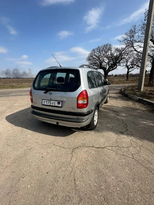 Продам opel зафира а 7 мест салон трансформер автомобиль в хорошем состоянии 1.6 газ/бензин коробка механика, работает отлично ходовая в норме не стучит не гремит кондиционер, музыка,4 эсп, гур абс ухоженный салон кузов не бит для своих лет выглядит хорошо с документами полный порядок/ переоформление по электрике проблем нет цена 330000р +79497938418 📲 tg: dmitry 📞 звоните: +7(949)7938418 - фотография - 4