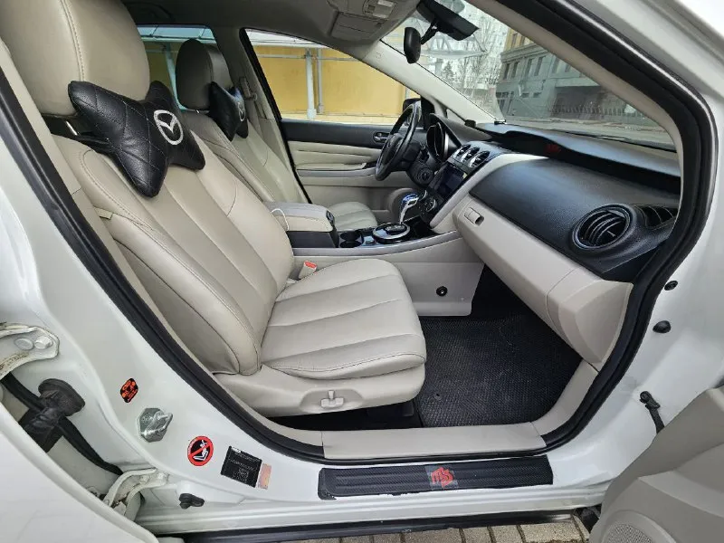 Mazda cx-7 2010г рестайл 2,3 бензин 186т км полный привод. авто в хорошем состоянии. без дтп, 2 косметических окраса(до 250микрон) стекла и железо вкруг родные! /коробка/электрика/кондиционер все работает без нюансов! комплектация максимальная, кроме люка - безключевой доступ, климат контроль, круиз контроль, музыка bose, электросиденья с памятью и подогревом, камера заднего вида, парктроник перед/зад и др. 900т руб 9495213411 📞 звоните: +7(949)5213411 - фотография - 7
