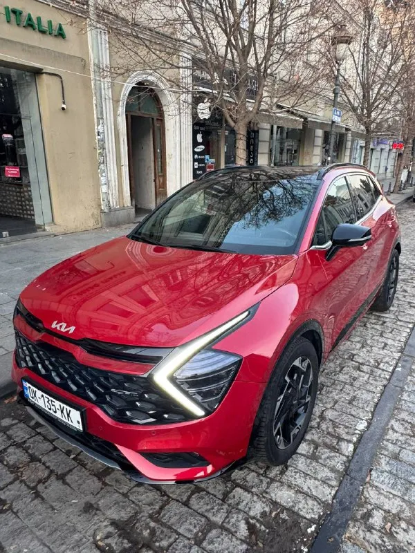 Kia sportage gt line 2022 года выпуска официальный автомобиль, куплен в салоне, на гарантии до 2027... - фотография