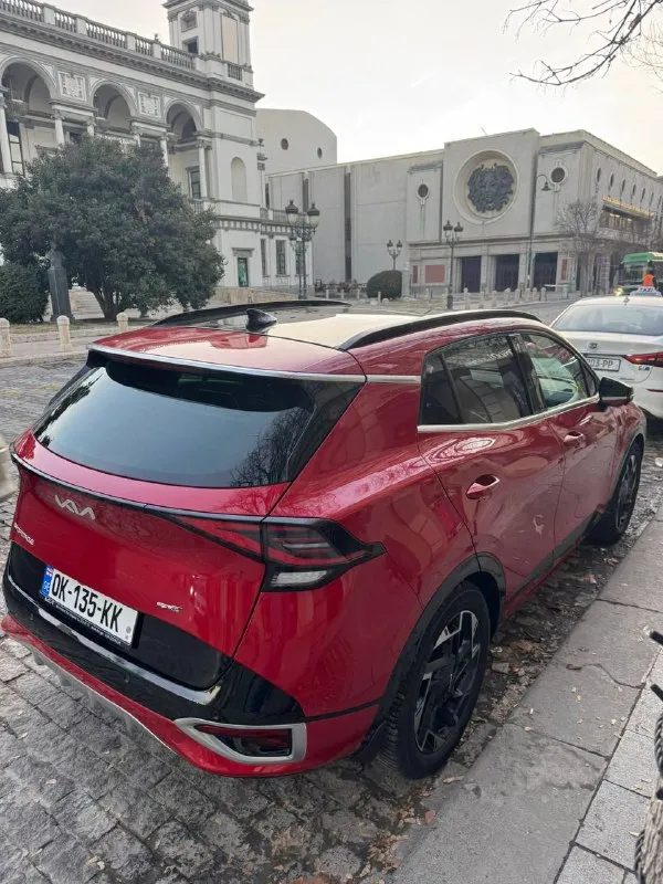 Kia sportage gt line 2022 года выпуска официальный автомобиль, куплен в салоне, на гарантии до 2027 года автомобиль находится в грузии 🇬🇪! цена под ключ в рф 🇷🇺 растаможкой, утиль сбором, эптс: в 3.760.000 🍋 по курсу 💵 на сегодняшний день. привозим за свои деньги ❗️ возможна покупка данного автомобиля в автокредит‼️ пишите @bog_smalko • двигатель: 1.6 180 л. с • пробег:33000 тыс. км привезем абсолютно любой автомобиль 🚗 под ваш бюджет 💰 🤙 телефоны для связи: +79494898331 - ярослав. +79494034917 - сергей 📱 и 📱 привязаны к номеру: +79181607828 наш телеграм 😌 канал: перейти 📞 звоните: +7(949)4898331 - фотография - 3