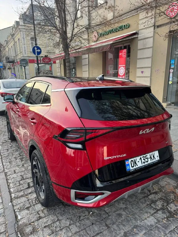 Kia sportage gt line 2022 года выпуска официальный автомобиль, куплен в салоне, на гарантии до 2027 года автомобиль находится в грузии 🇬🇪! цена под ключ в рф 🇷🇺 растаможкой, утиль сбором, эптс: в 3.760.000 🍋 по курсу 💵 на сегодняшний день. привозим за свои деньги ❗️ возможна покупка данного автомобиля в автокредит‼️ пишите @bog_smalko • двигатель: 1.6 180 л. с • пробег:33000 тыс. км привезем абсолютно любой автомобиль 🚗 под ваш бюджет 💰 🤙 телефоны для связи: +79494898331 - ярослав. +79494034917 - сергей 📱 и 📱 привязаны к номеру: +79181607828 наш телеграм 😌 канал: перейти 📞 звоните: +7(949)4898331 - фотография - 4