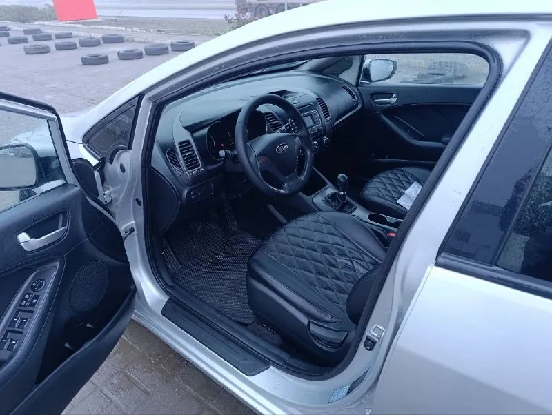 Продам kia церато, 2013 г. в., пробег 312000. мотор 1,6 механика(6 ступка), очень экономичный и надёжный автомобиль. сухой, работает ровно, коробка переключается мягко. ходовка обслужена, без посторонних звуков. два ключа. хорошая зимняя резина. кондиционер работает. без дтп. кузов и салон в отличном. . на 300т. произведена замена цепи, сцепления (в сборе), тормозных дисков с колодками. на 309 замена масла в двс с фильтрами. цена 830.000₽ торг. +79497224839 📲 tg: виталий сергеевич 📞 звоните: +7(949)7224839 - фотография - 8