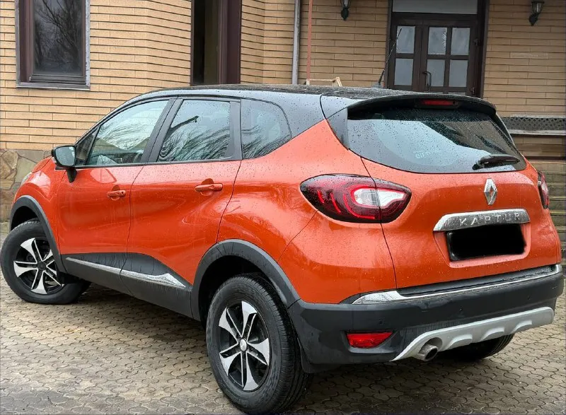 Продам renault captur год: 2017 объем двигателя : 1.6 коробка : автомат, не путайте с вариатором ! пробег : 182.000 родной в родном окрасе без дтп идеальное состояния автомобиля готов на любые проверки за ваш счет каждые 5.000 полное обслуживания за машиной ухаживали салон ухоженный в машине не курили комплектация :подогрев сидений, кнопка старт стоп, подогрев всех стекол, без ключевой доступ, заводской автозапуск с ключа, камера заднего вида, мульти руль, bluetooth, навигация, парктроники, круиз контрол, в машине есть абсолютно все для удобства цена 1.050.000 +79495278015 - фотография - 4