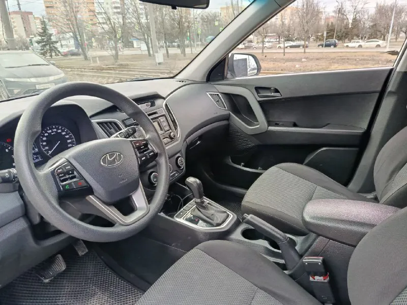 Hyundai creta 1.6 at 2017 -пробег 165000 - автомат -цена: 1.545000₽ -тел: +79494676510 -мариуполь отличное состояние автомобиля, весь в родной краске, своевременно обслуживался. в данный момент без вложений, кузов без дефектов, коробка работает четко масло менялось, подвеска без нареканий никаких стуков, по электрике ошибок нет. салон не затерт ухожен. круиз-контроль, кондиционер, автозапуск с телефона, bluetooth audio aux usb громкая связь, задний парктроник, птф, все стеклоподъëмники. история прозрачная, отчет автотеки прилагаю в фото. 📲 tg: т 📞 звоните: +7(949)4676510 - фотография - 7