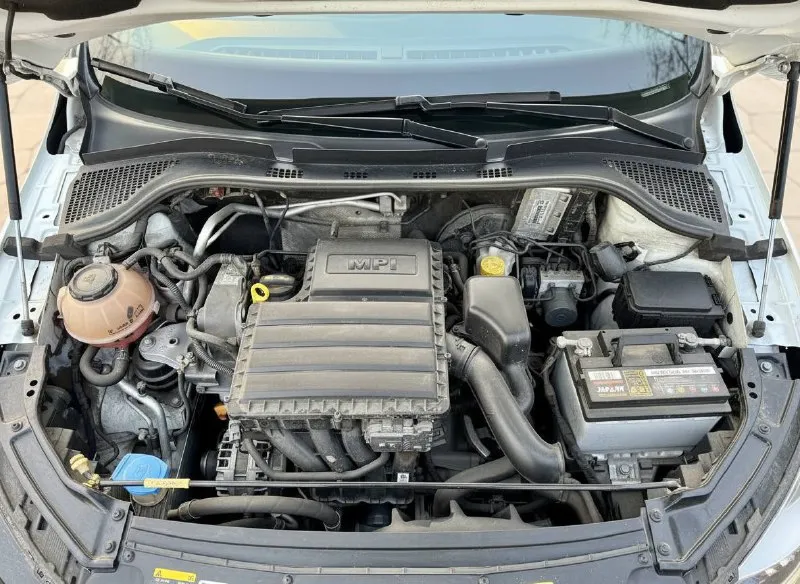 🚙 skoda rapid 💰цена: 1 370 000р. 🏢город: мариуполь 📅год выпуска: 2021 🧾пробег: 162 650 км. ⚙️двигатель: 1.6 ⛽топливо: бензин ⚙️кпп: механика 📞 телефон: +7-949-727-41-51 +7-949-551-91-52 +7-989-263-55-56 💾 описание: - фотография - 10