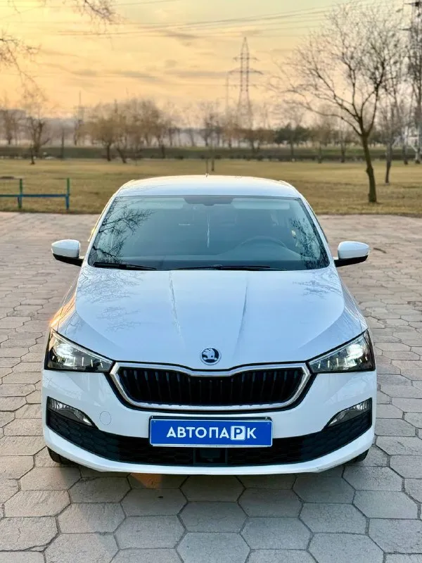 🚙 skoda rapid 💰цена: 1 370 000р. 🏢город: мариуполь 📅год выпуска: 2021 🧾пробег: 162 650 км. ⚙️двигатель: 1.6 ⛽топливо: бензин ⚙️кпп: механика 📞 телефон: +7-949-727-41-51 +7-949-551-91-52 +7-989-263-55-56 💾 описание: - фотография - 2